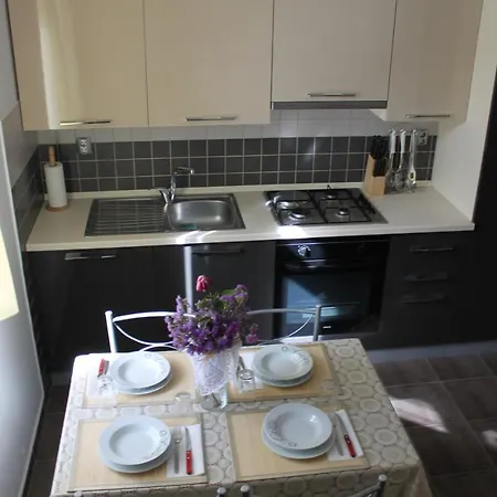 Apartman Lucin Apartamento *